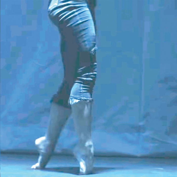 Klara Lewis – Opening